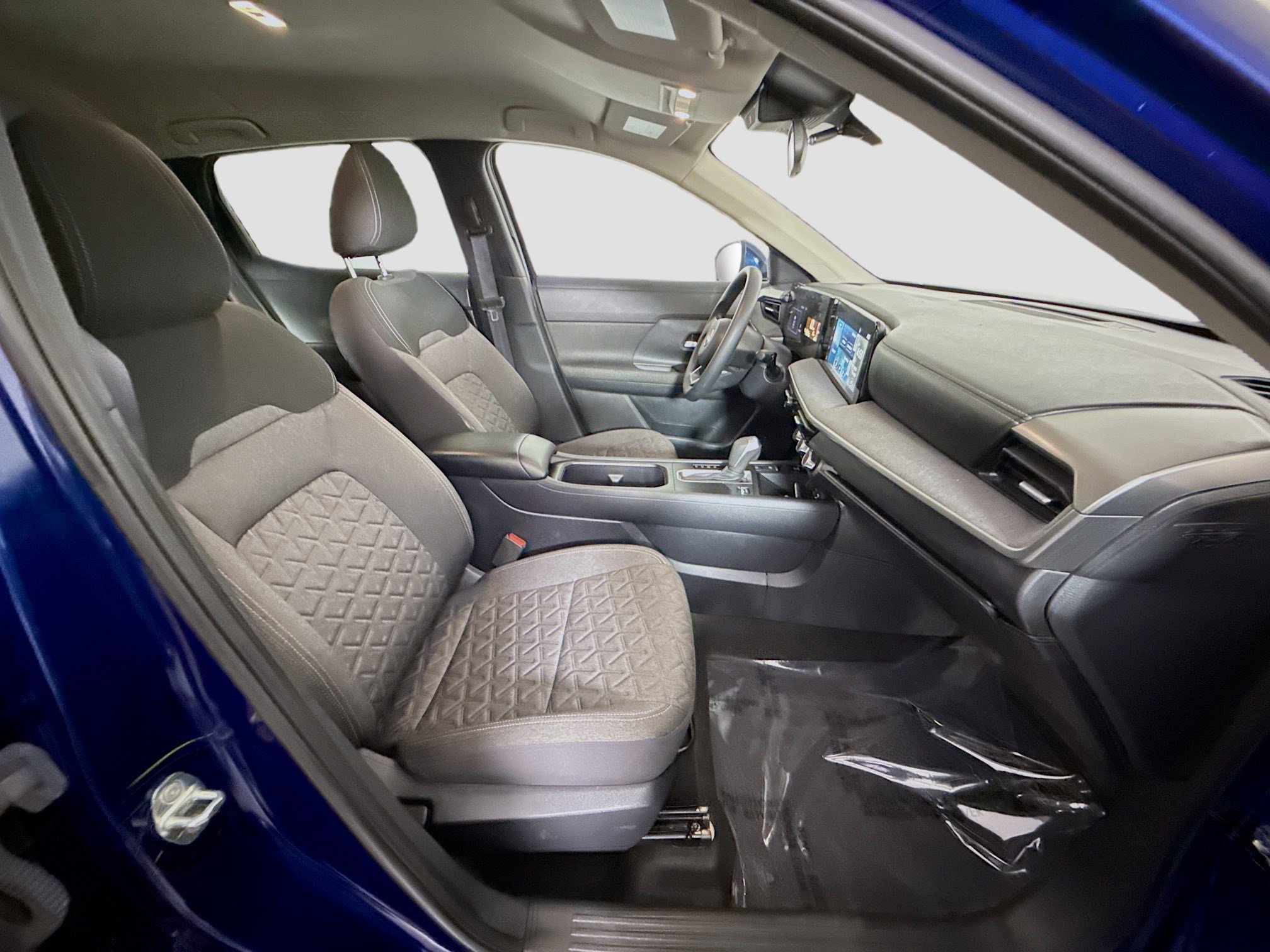 Used 2025 Nissan Kicks SV image 29