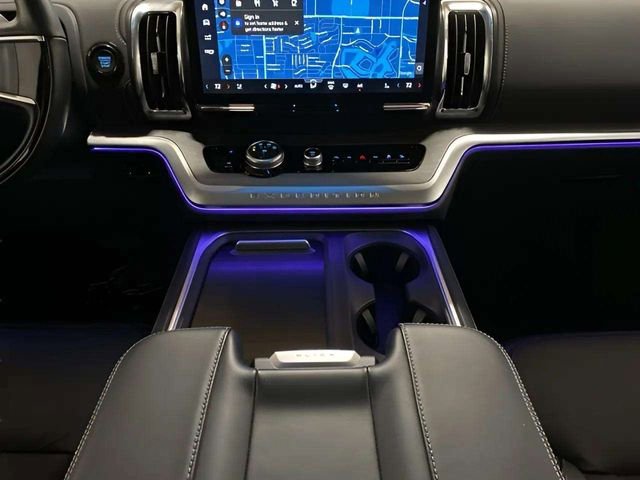 Used 2025 Ford Expedition Platinum AWD/4WD image 15
