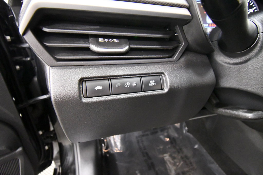 Used 2023 Nissan Altima 2.5 SR FWD image 19