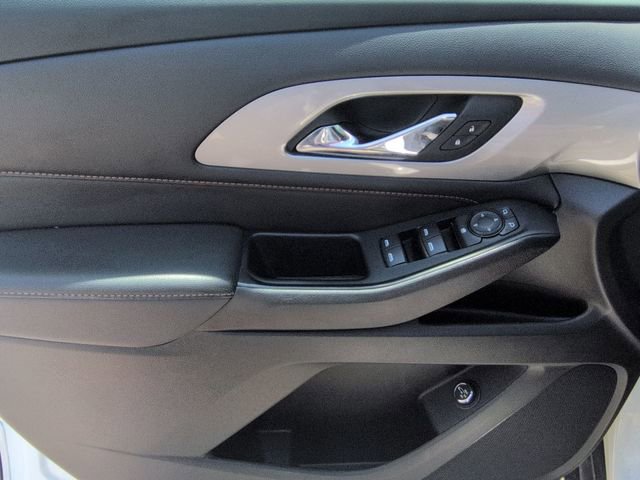 Used 2020 Chevrolet Traverse LT FWD image 26