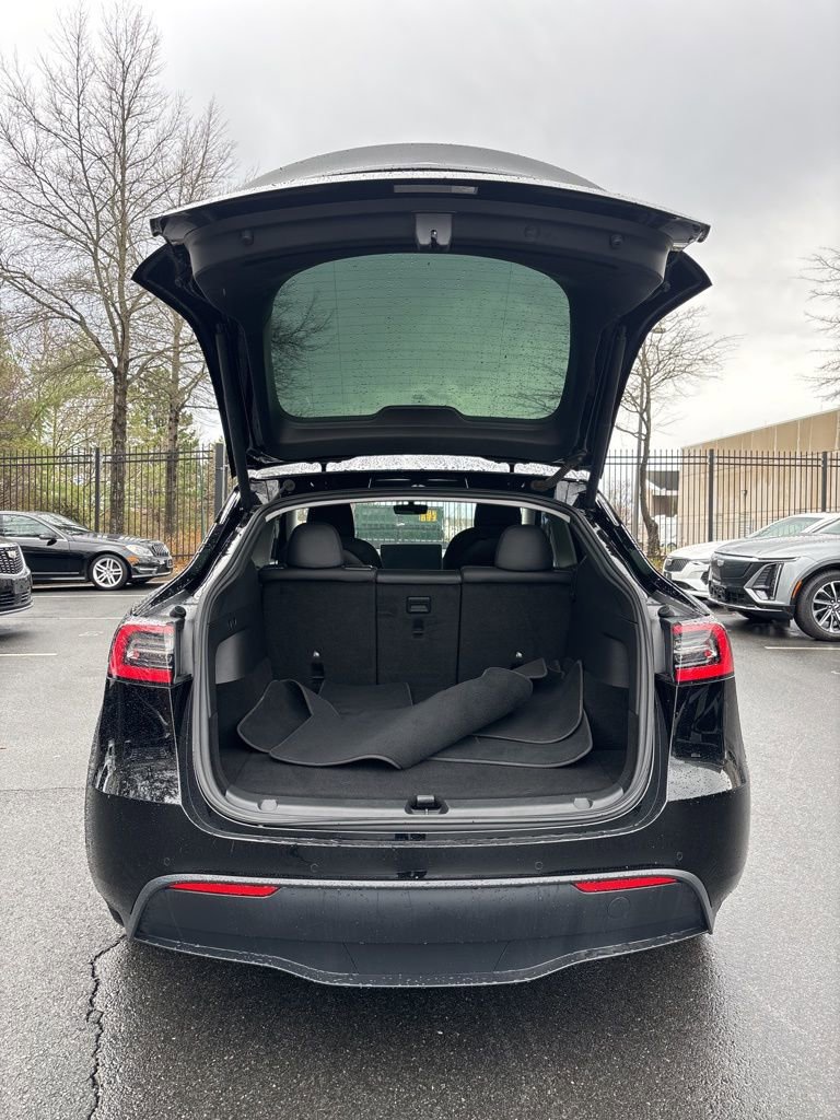 Used 2021 Tesla Model Y Long Range image 8