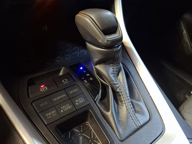 Used 2023 Toyota RAV4 XLE AWD/4WD image 14