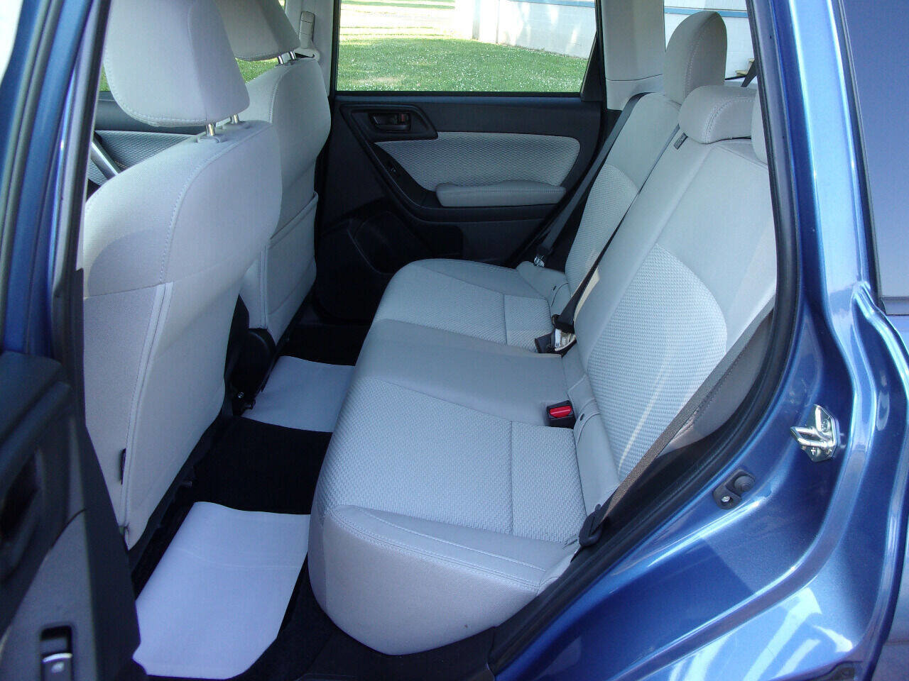 Used 2017 Subaru Forester 2.5i w/ Alloy Wheel Package image 12