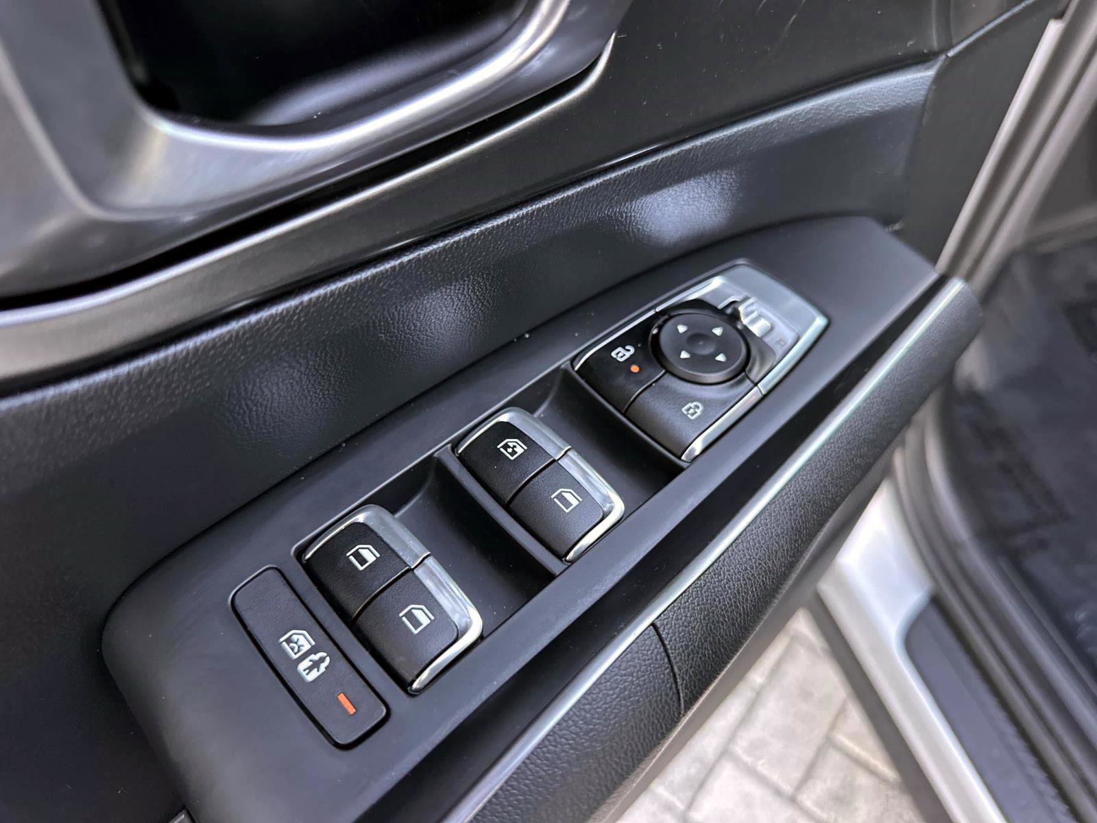 Used 2025 Kia Sorento EX image 18