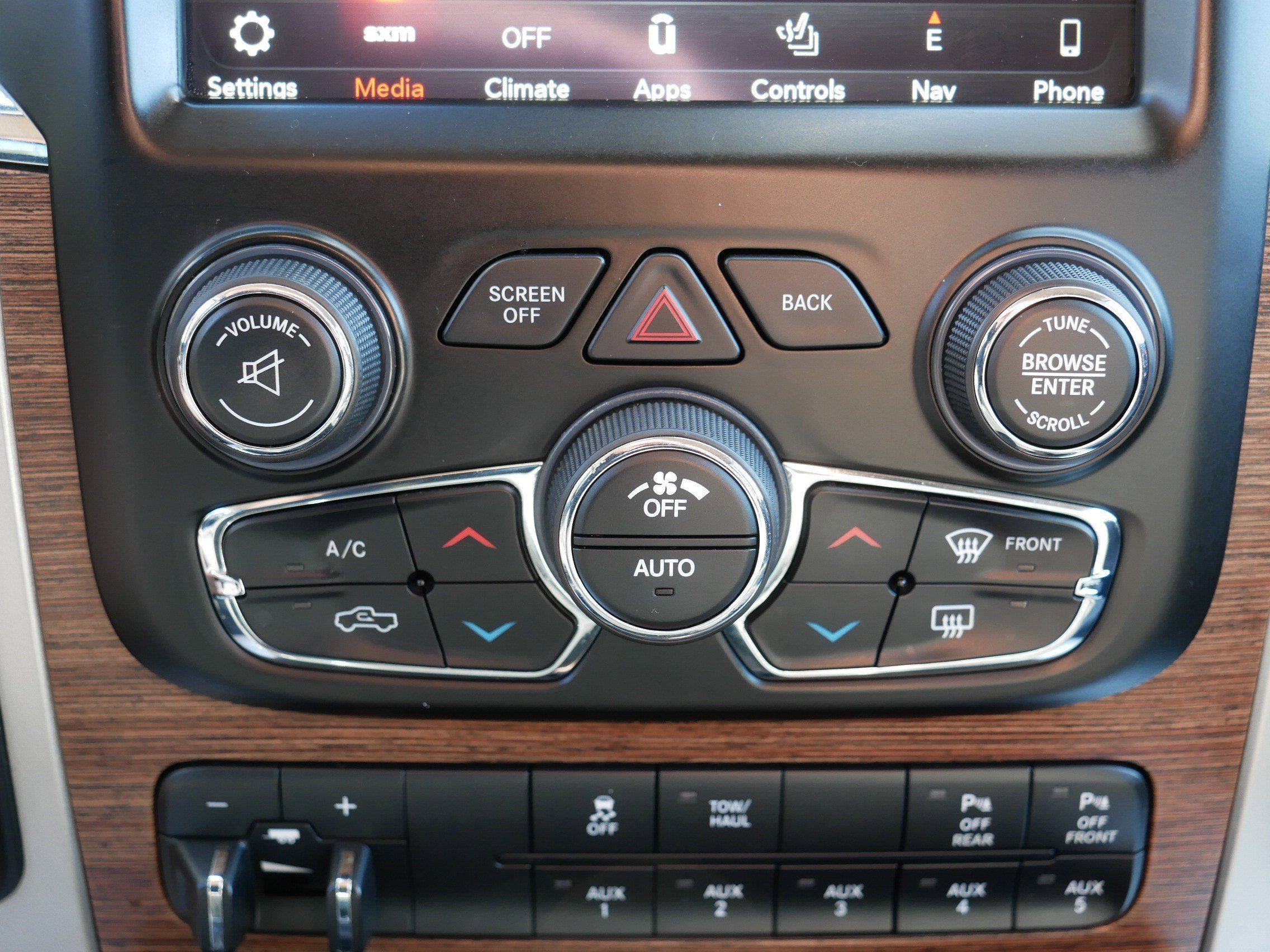 Used 2018 RAM 2500 Laramie w/ Snow Chief Group image 23