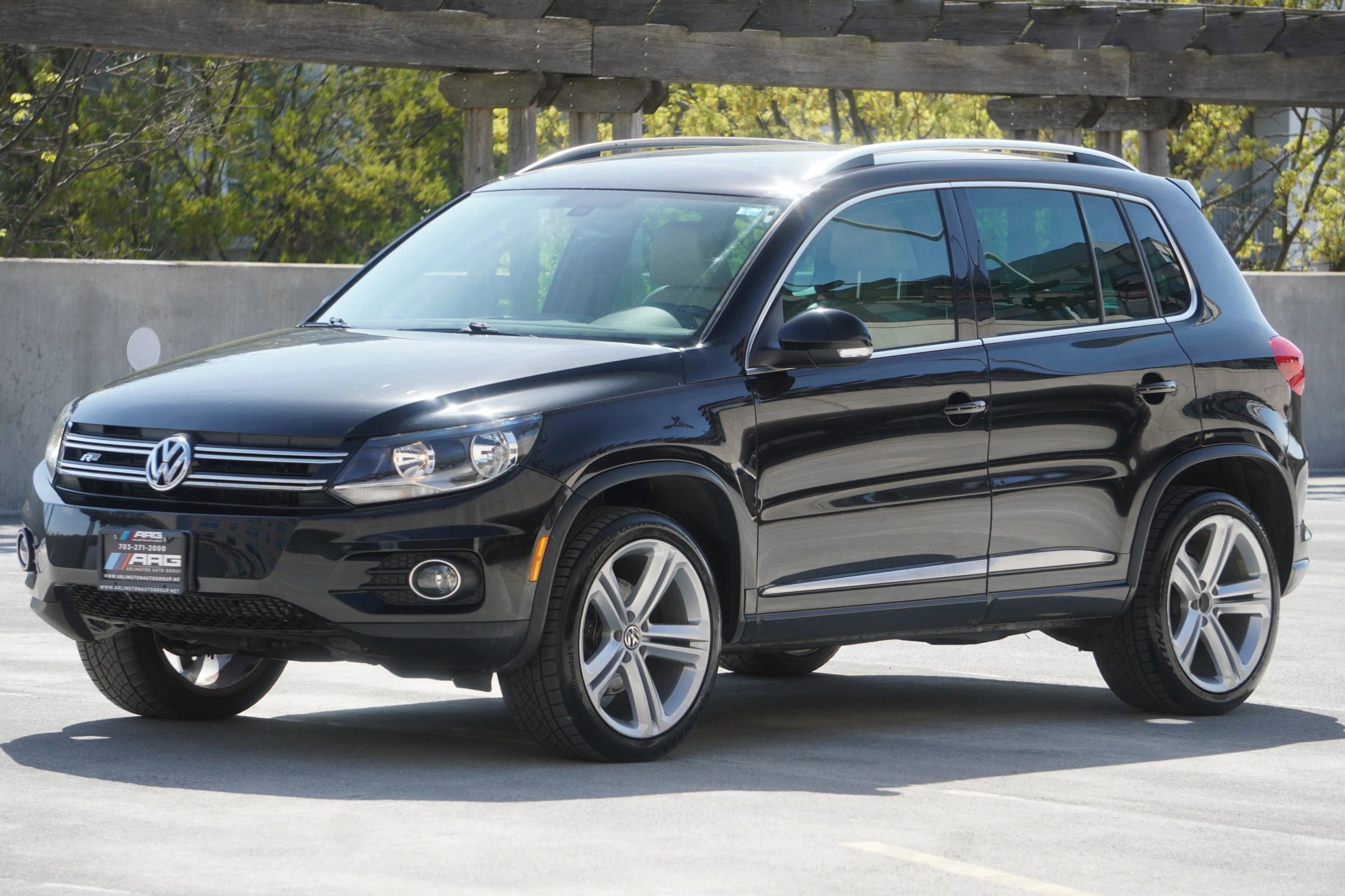 Used 2016 Volkswagen Tiguan R-Line image 4