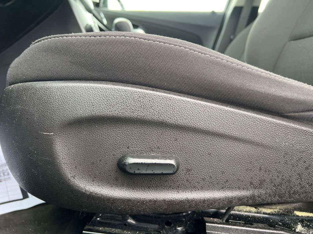 Used 2015 Chevrolet Cruze LT w/ Sun And Sound Package image 10