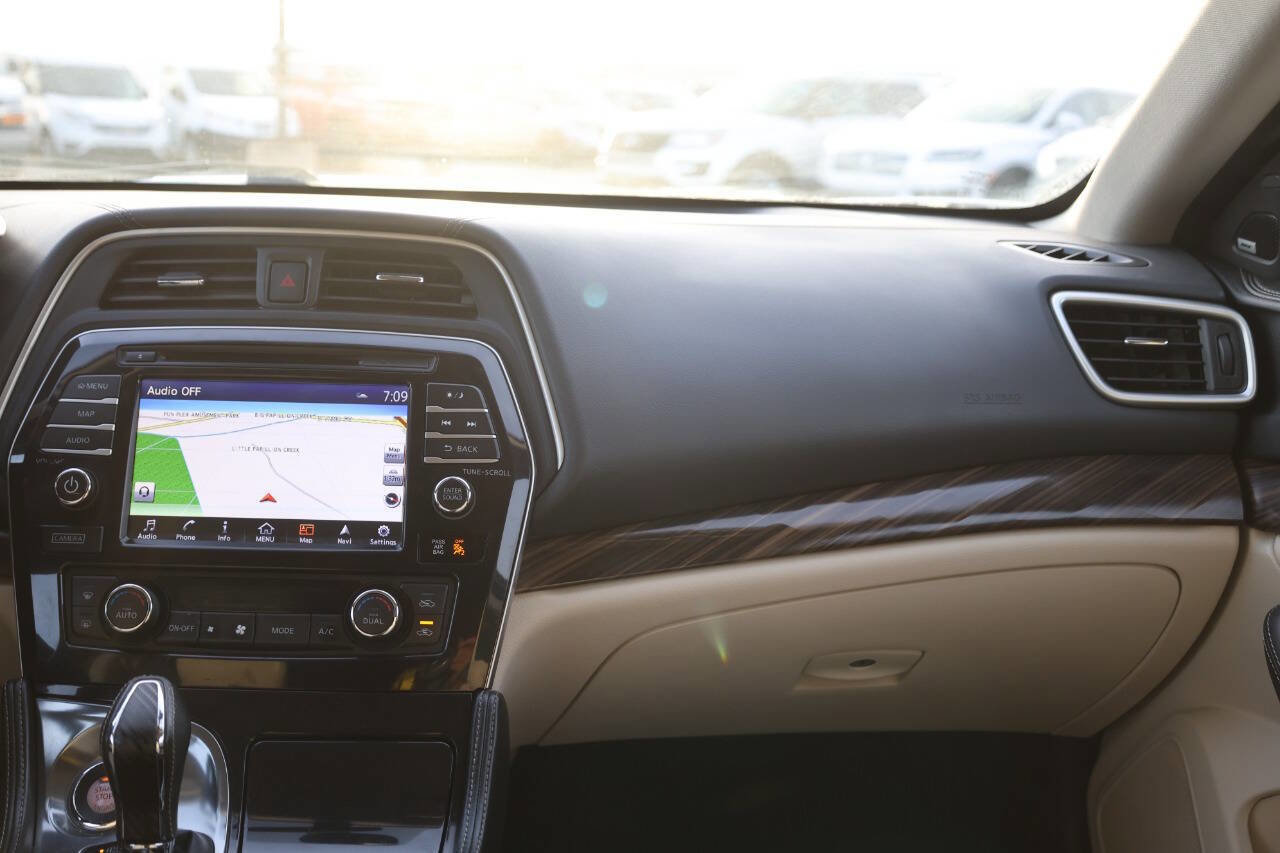 Used 2018 Nissan Maxima Platinum image 23