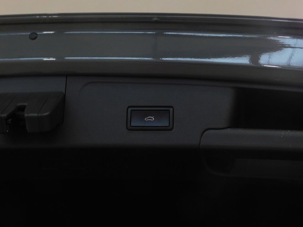 Used 2020 Volkswagen Atlas Cross Sport SEL Premium R-Line image 59