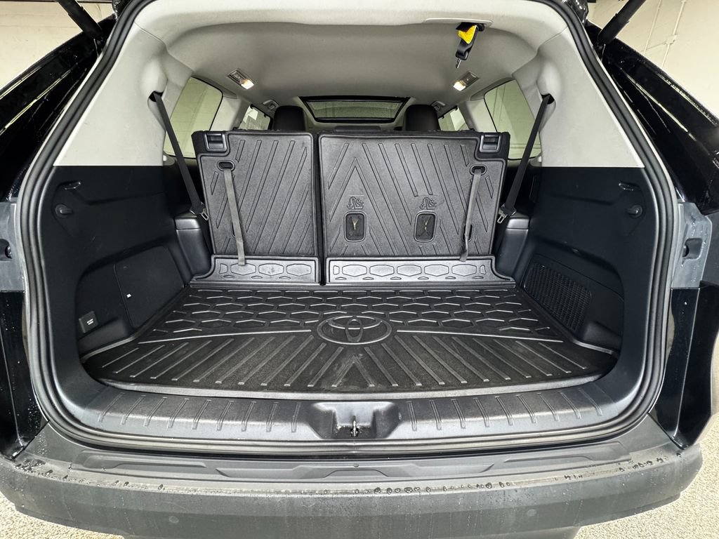 Used 2025 Toyota Grand Highlander AWD Hybrid image 21