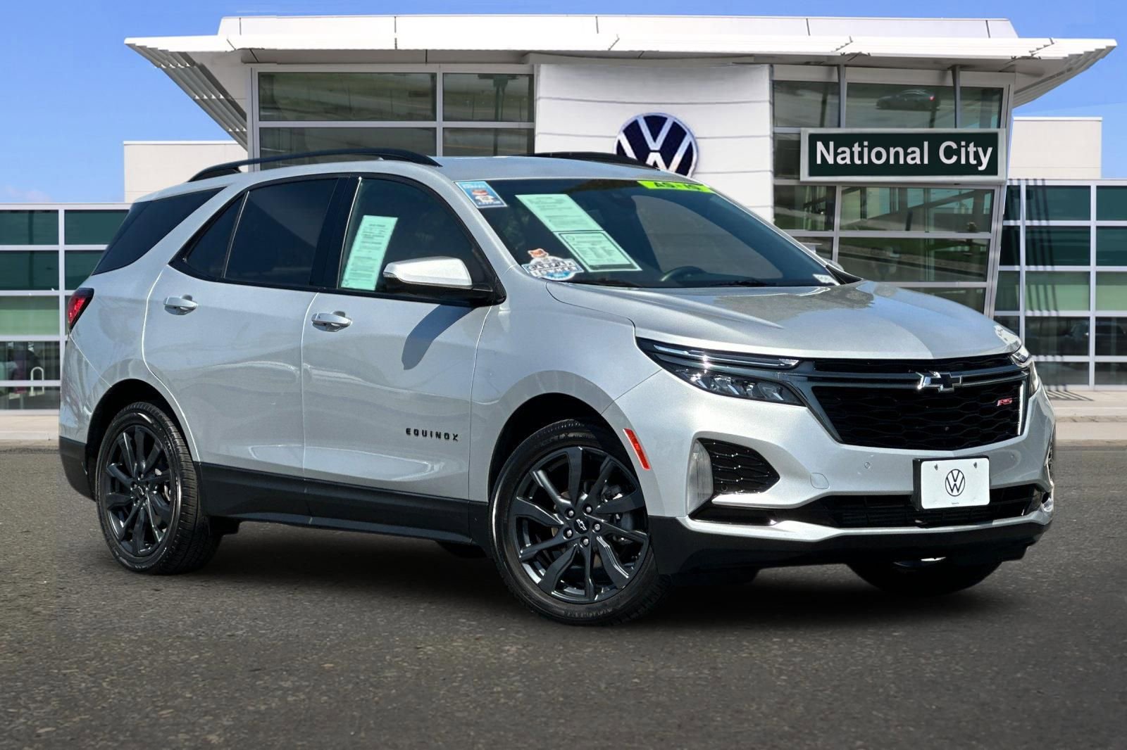 Used 2022 Chevrolet Equinox RS w/ RS Leather Package image 2