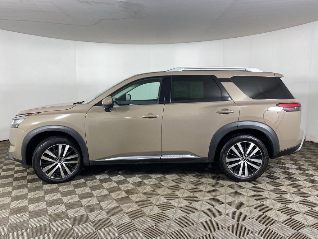 Used 2023 Nissan Pathfinder Platinum image 30