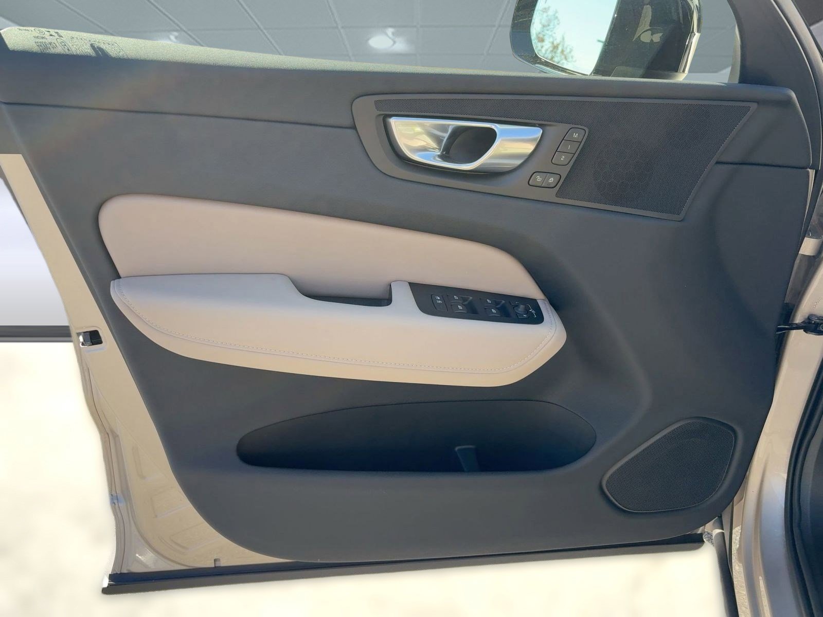 New 2026 Volvo XC60 B5 Plus w/ Climate Package image 22