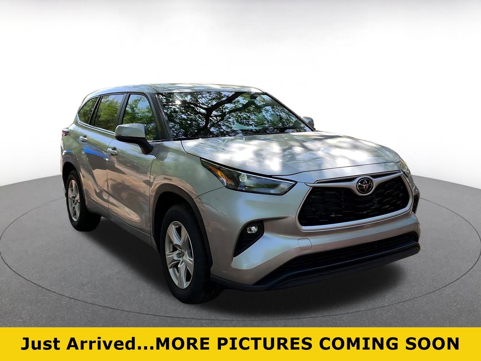 Used 2025 Toyota Highlander LE