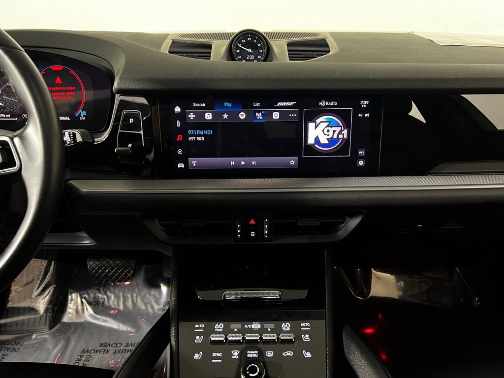 Used 2024 Porsche Cayenne Coupe image 19