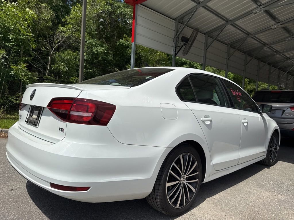 Used 2017 Volkswagen Jetta Sport FWD image 3