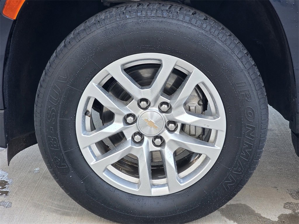 Used 2024 Chevrolet Suburban LT image 9