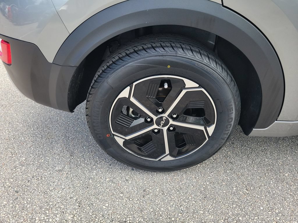 Certified 2025 Kia Niro LX FWD image 30