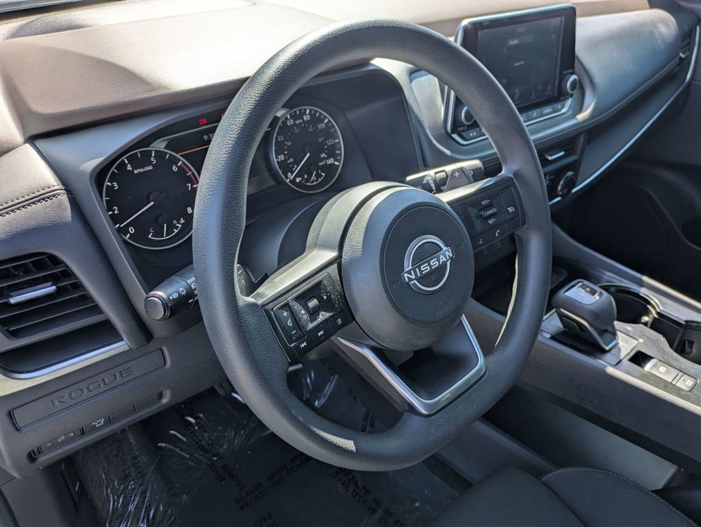Used 2023 Nissan Rogue S FWD image 16