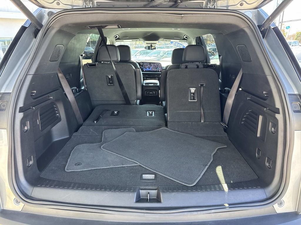 Certified 2025 Chevrolet Traverse LT image 9