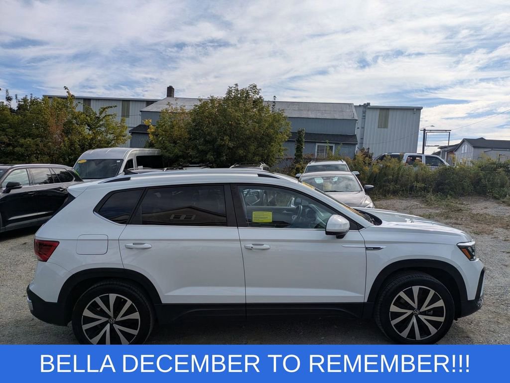 Used 2022 Volkswagen Taos SE image 3