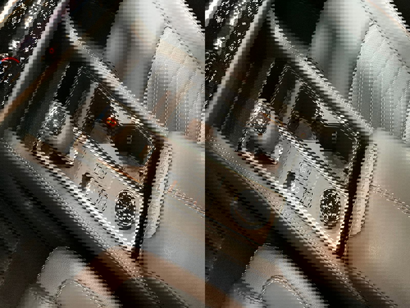 Used 2024 Nissan Pathfinder Platinum w/ Cargo Package image 17