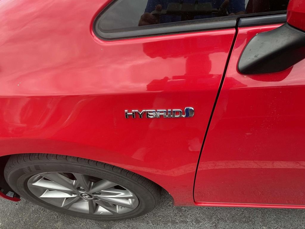 Used 2015 Toyota Prius V Five image 17