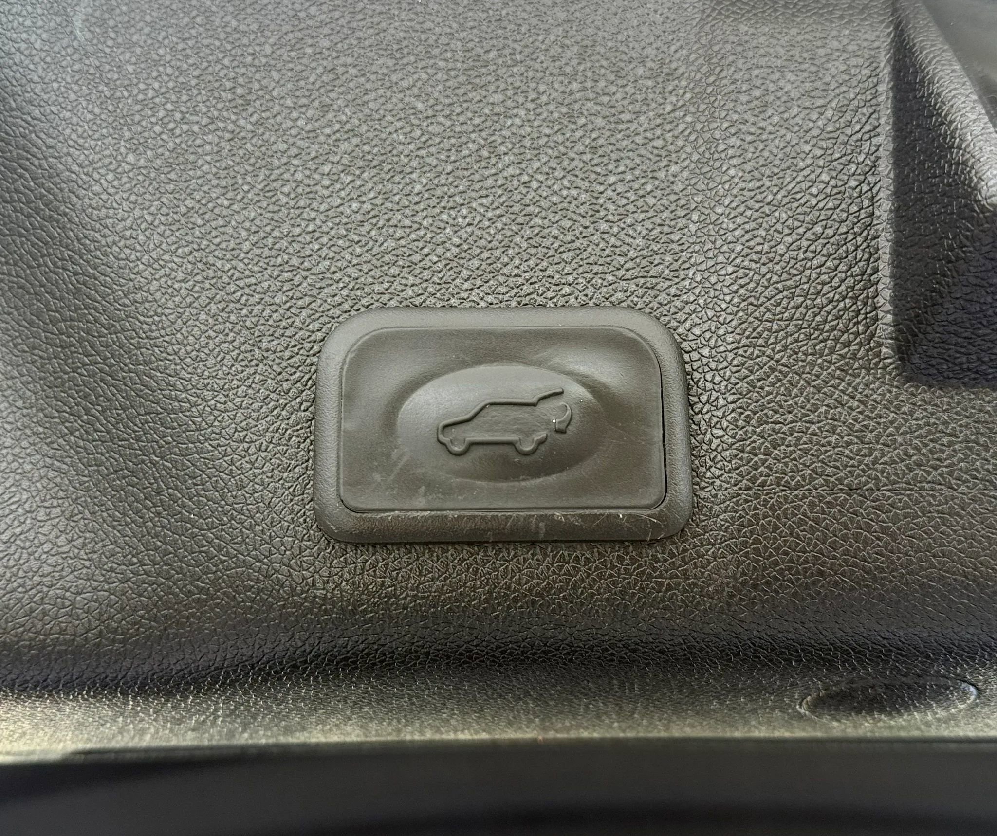 Used 2014 GMC Acadia SLE image 44