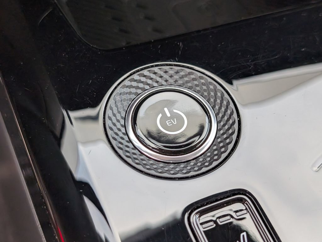Certified 2025 Kia Niro Wave w/ Wave Preserve Package FWD image 32