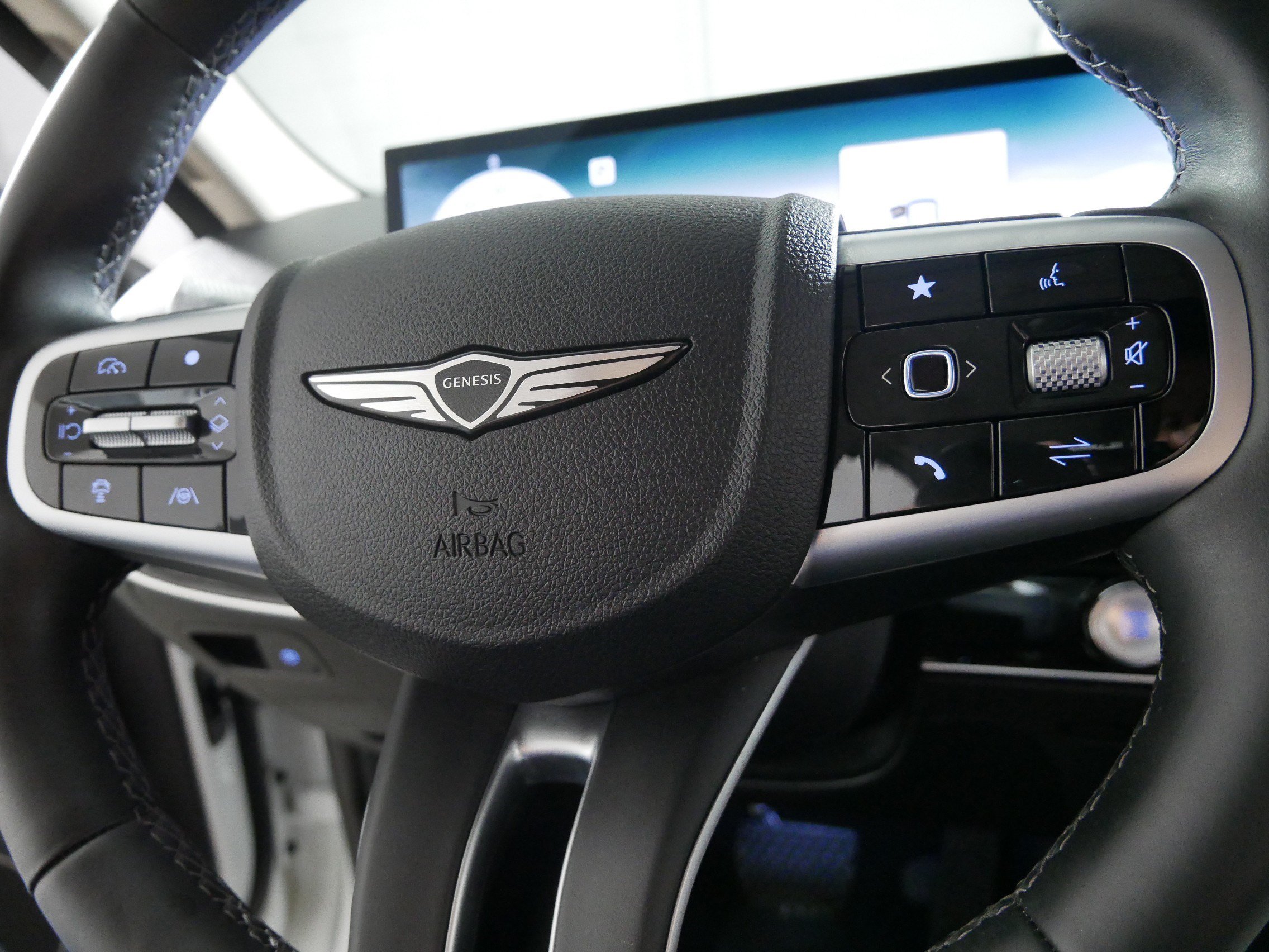 Certified 2026 Genesis GV70 2.5T Select AWD/4WD image 25