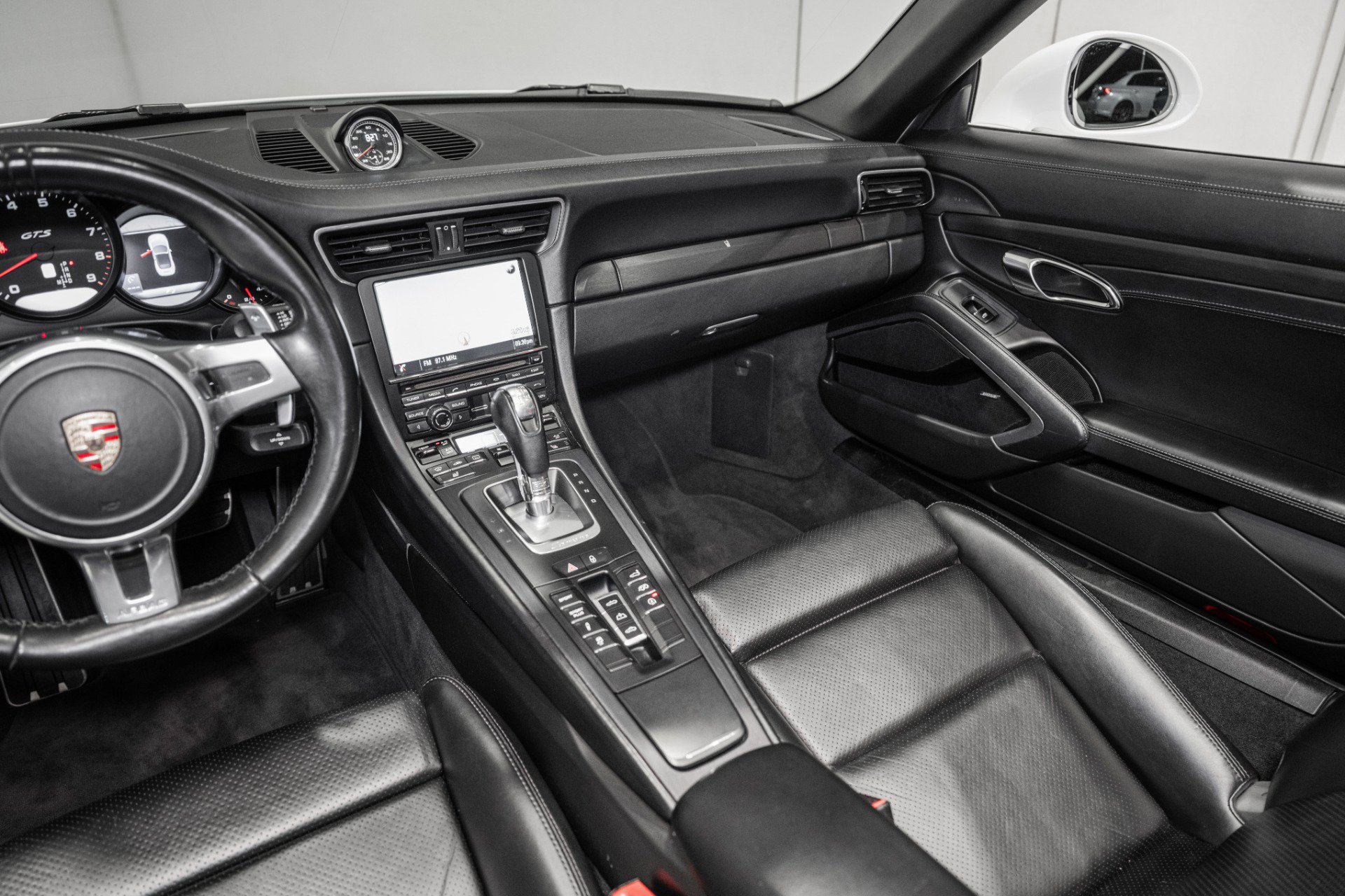 Used 2016 Porsche 911 Carrera GTS image 24