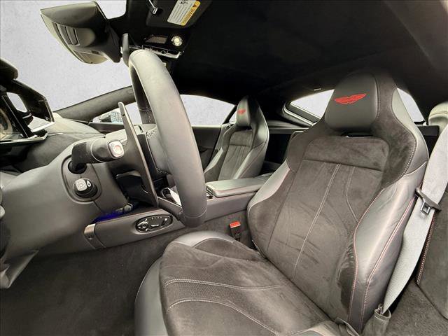 Used 2025 Aston Martin V8 Vantage Coupe image 14