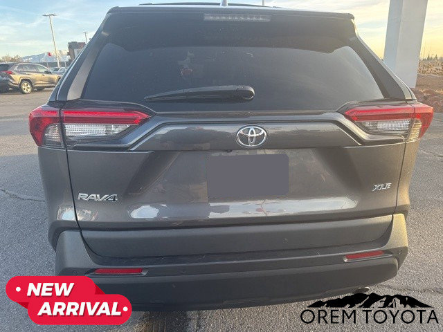 Used 2022 Toyota RAV4 XLE Premium image 15