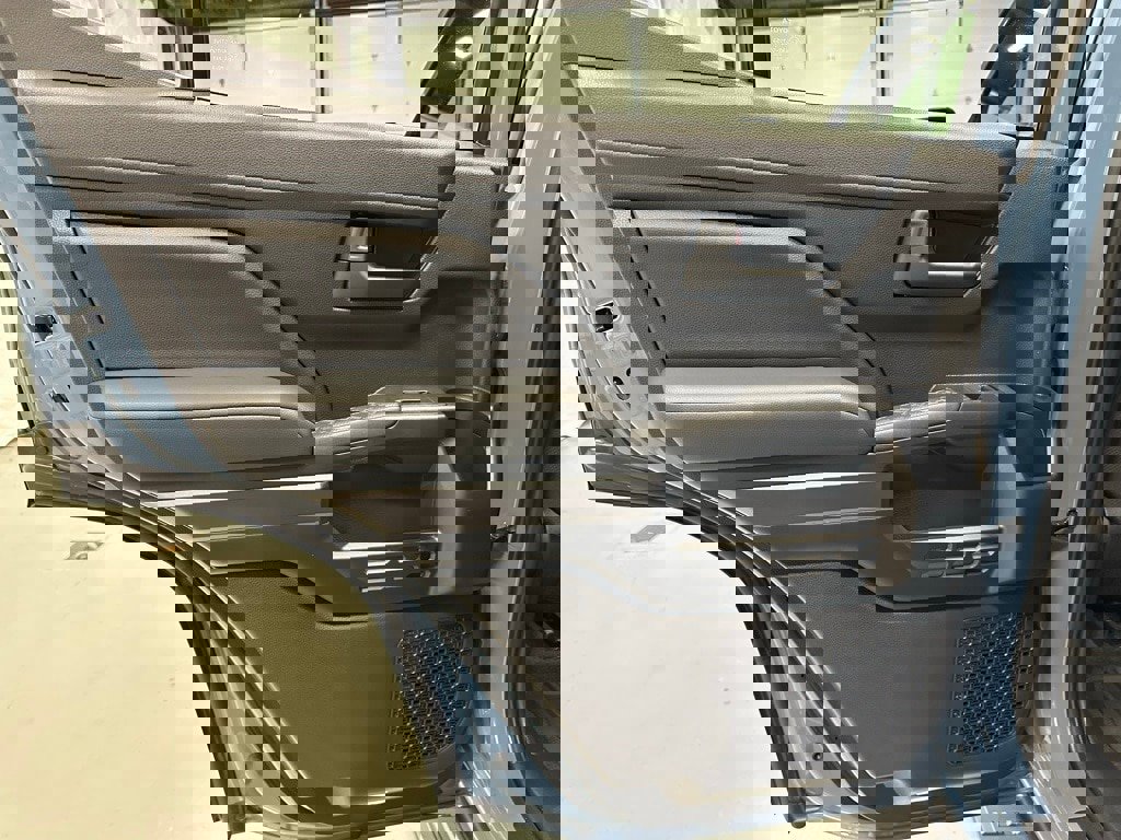 Used 2025 Toyota 4Runner SR5 image 41