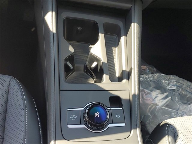 New 2025 Volkswagen Tiguan SE image 28