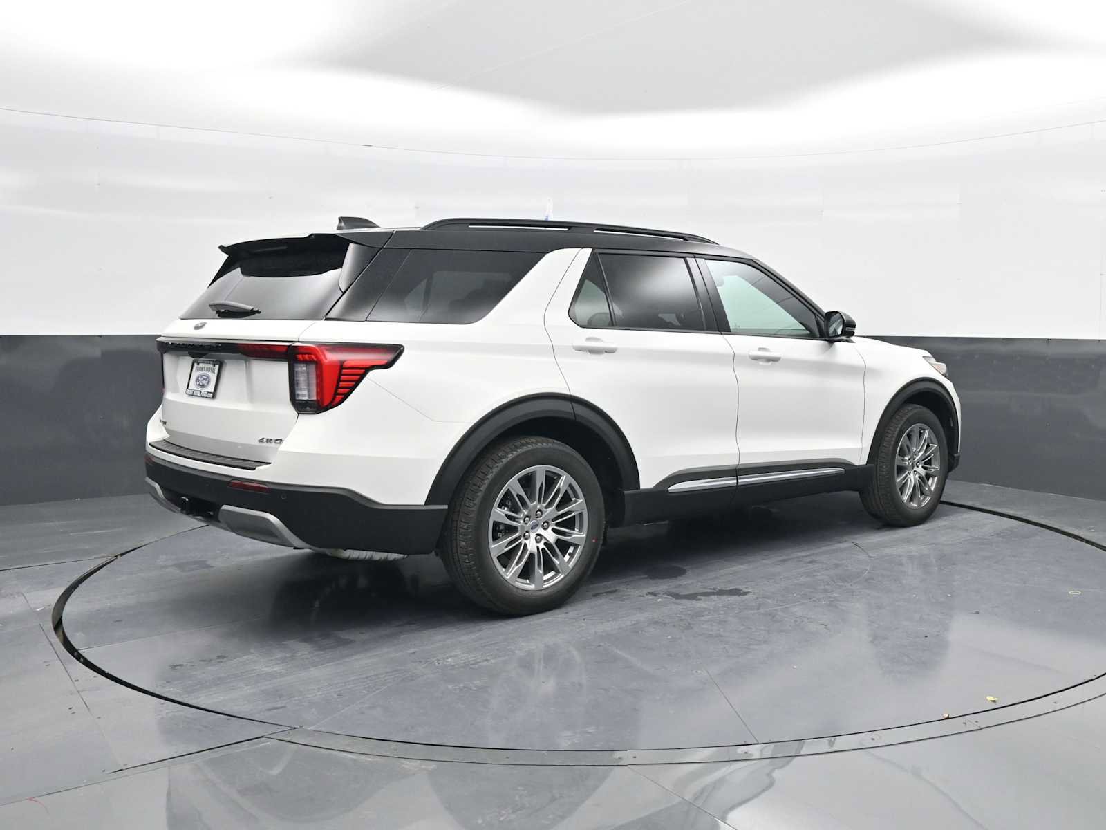 New 2026 Ford Explorer Platinum image 8