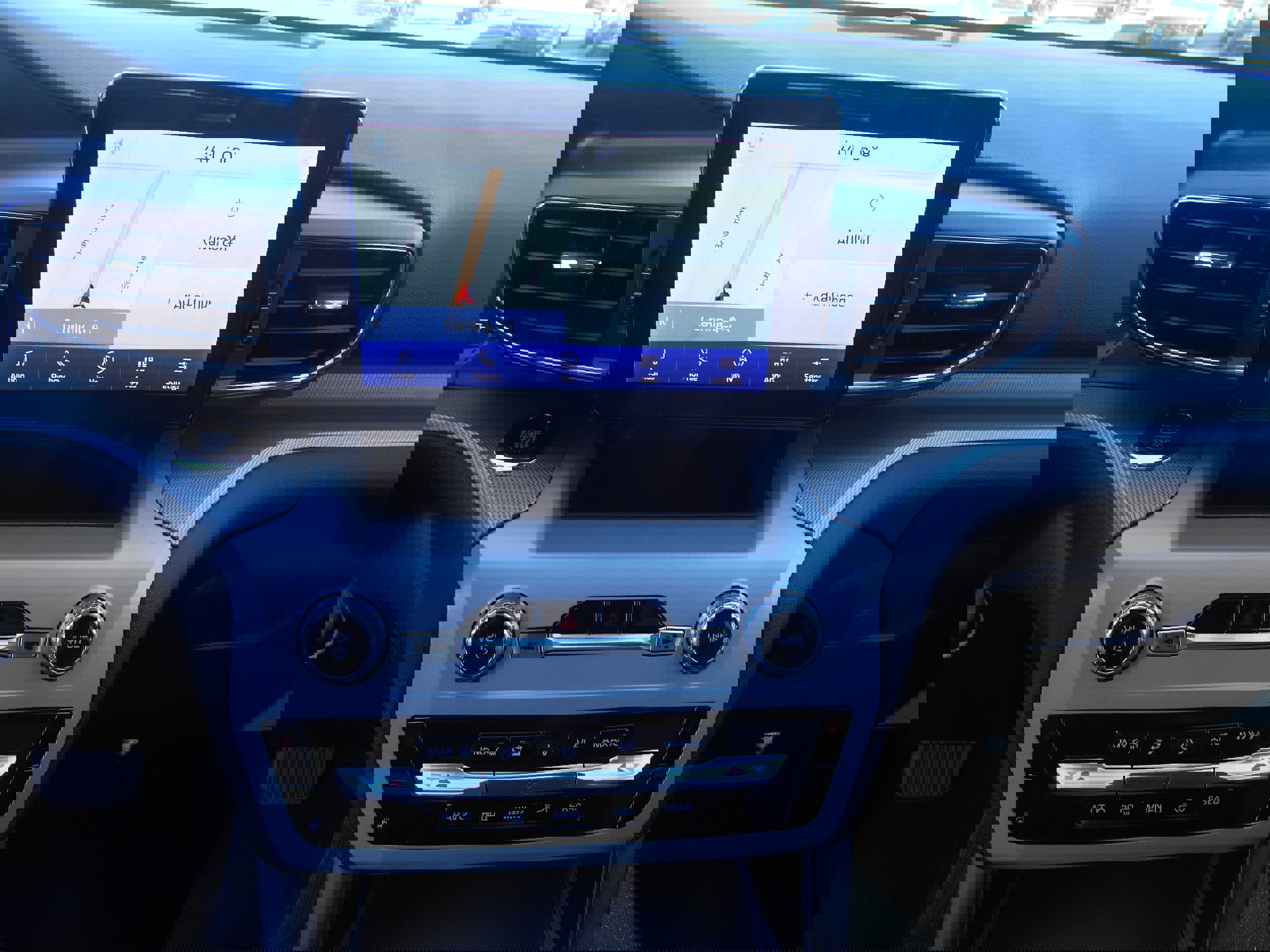 Used 2023 Ford Explorer XLT w/ Equipment Group 202A image 3