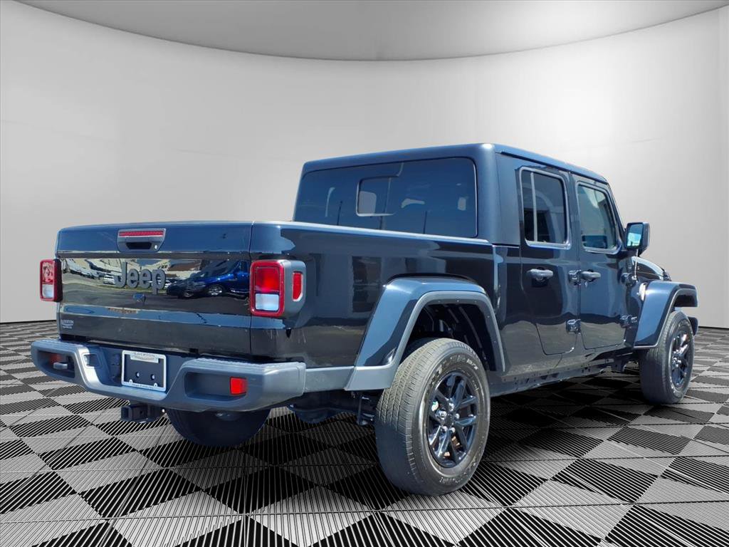Certified 2023 Jeep Gladiator Sport AWD/4WD image 27