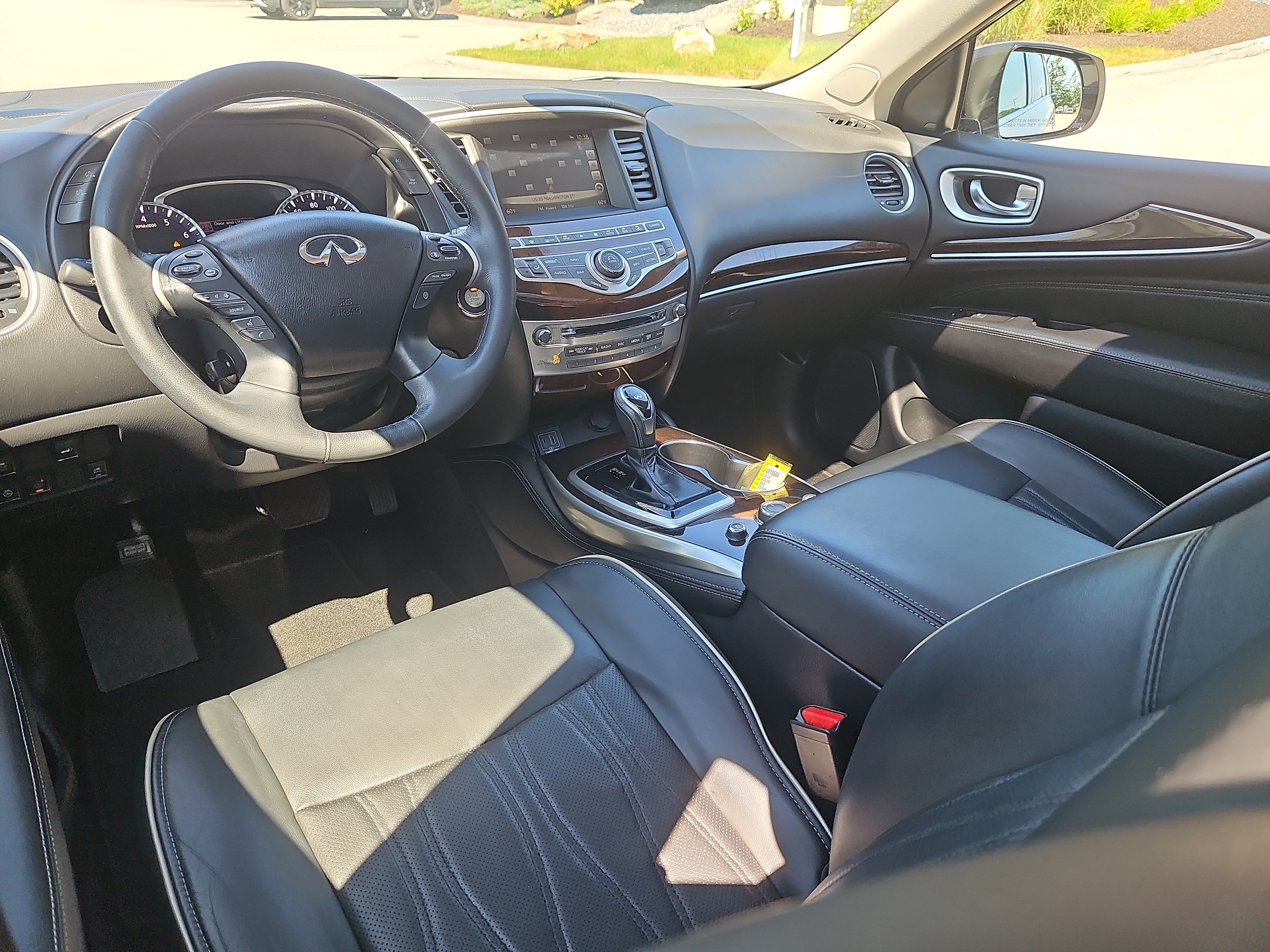 Used 2019 INFINITI QX60 Luxe w/ Sensory Package AWD/4WD image 3