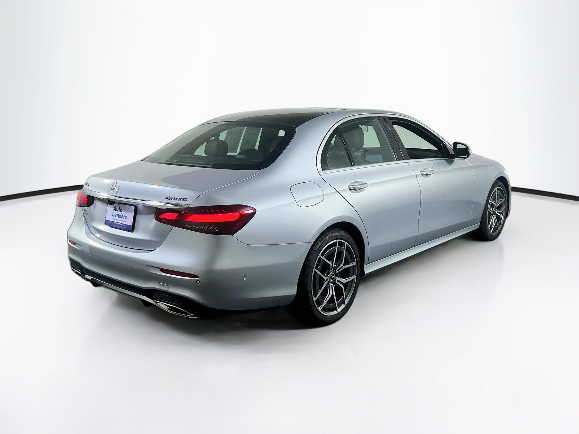 Used 2021 Mercedes-Benz E 350 4MATIC Sedan image 5