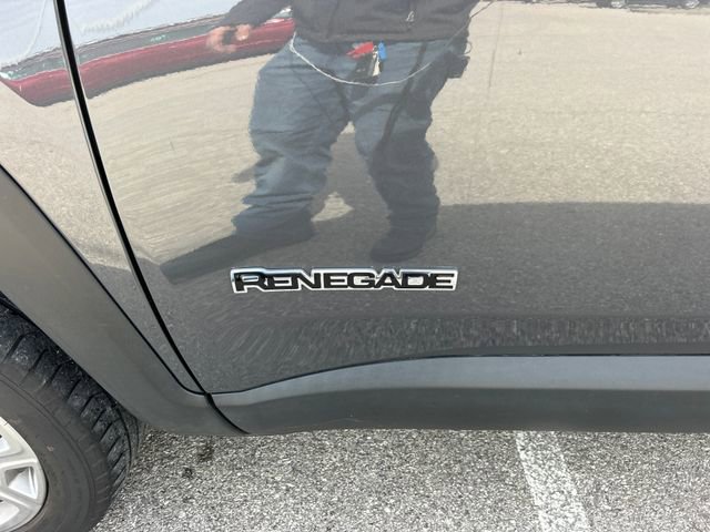 Used 2022 Jeep Renegade Limited image 57