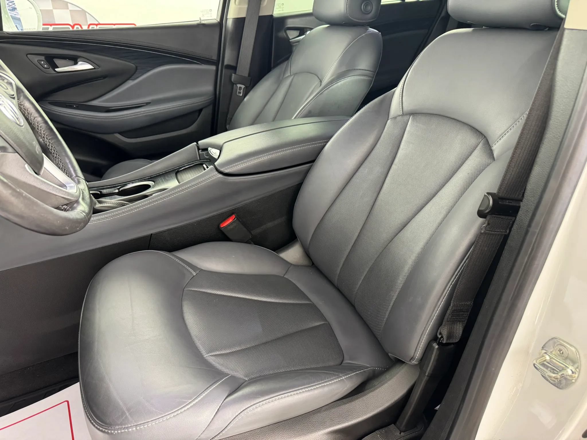 Used 2020 Buick Envision Essence FWD image 33