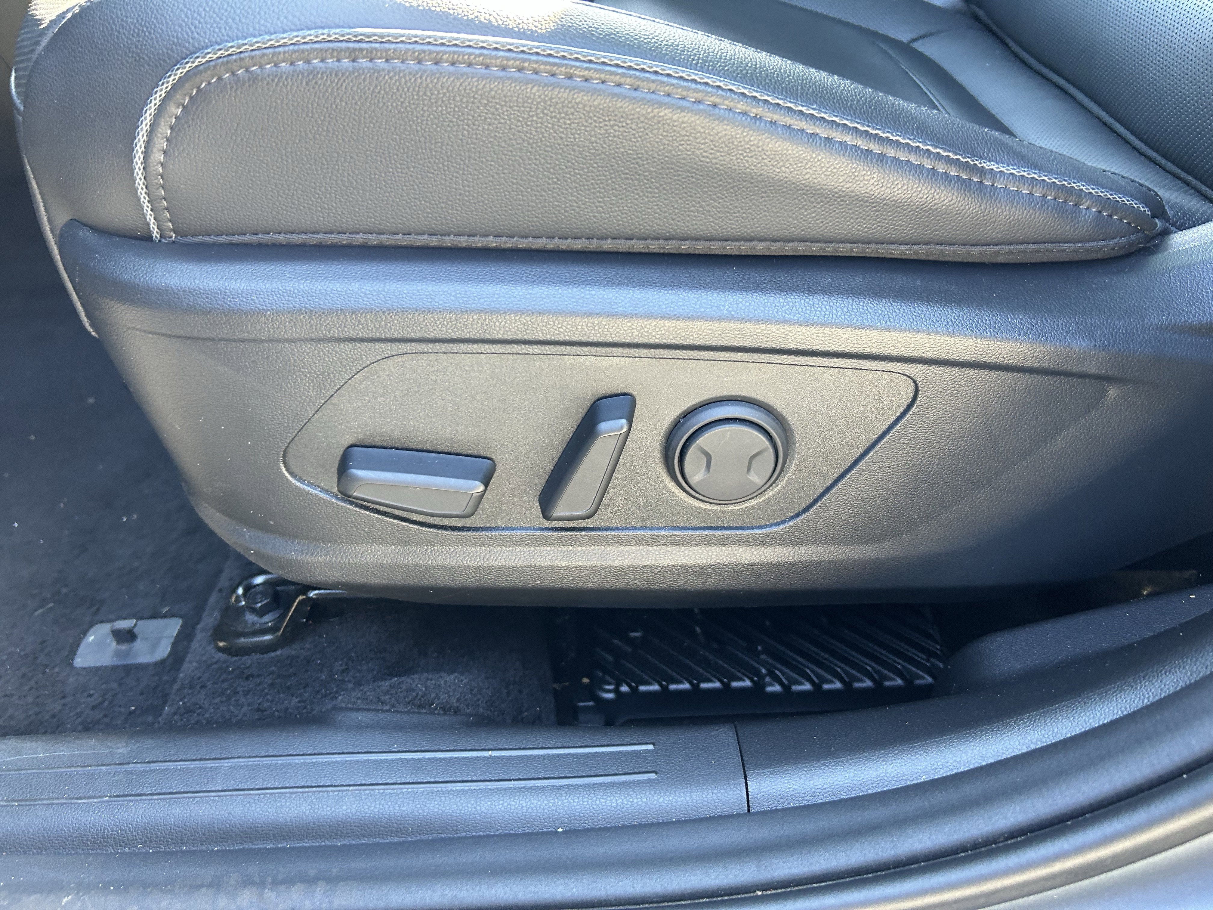 Used 2025 Hyundai Tucson Limited image 23