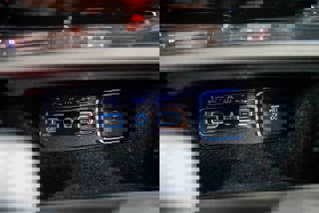 Used 2021 Jeep Grand Cherokee Limited image 22