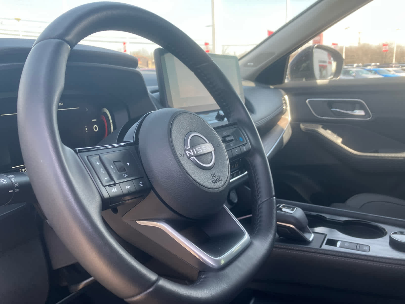 Used 2024 Nissan Rogue Platinum w/ Platinum Premium Package image 9