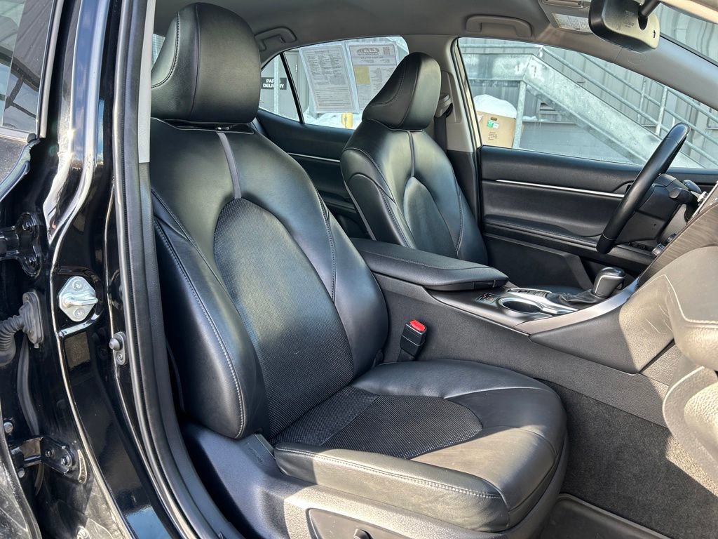 Used 2022 Toyota Camry XLE image 25