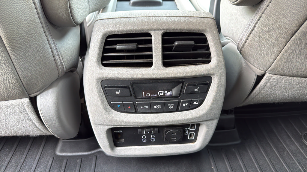 Used 2022 Honda Pilot Touring image 25