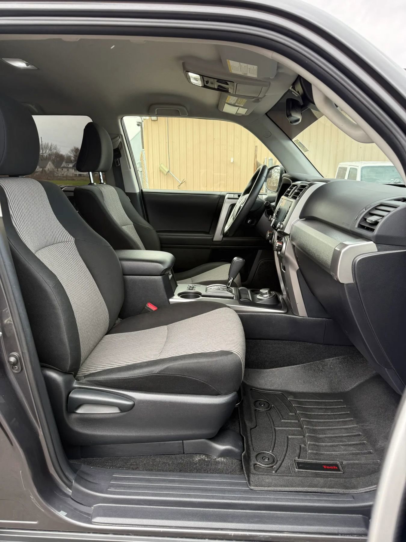 Used 2022 Toyota 4Runner SR5 AWD/4WD image 21