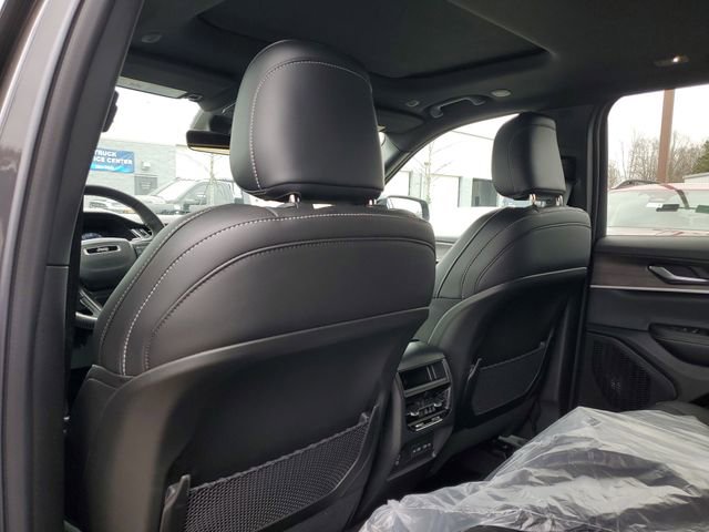 New 2026 Jeep Grand Cherokee Altitude AWD/4WD image 12