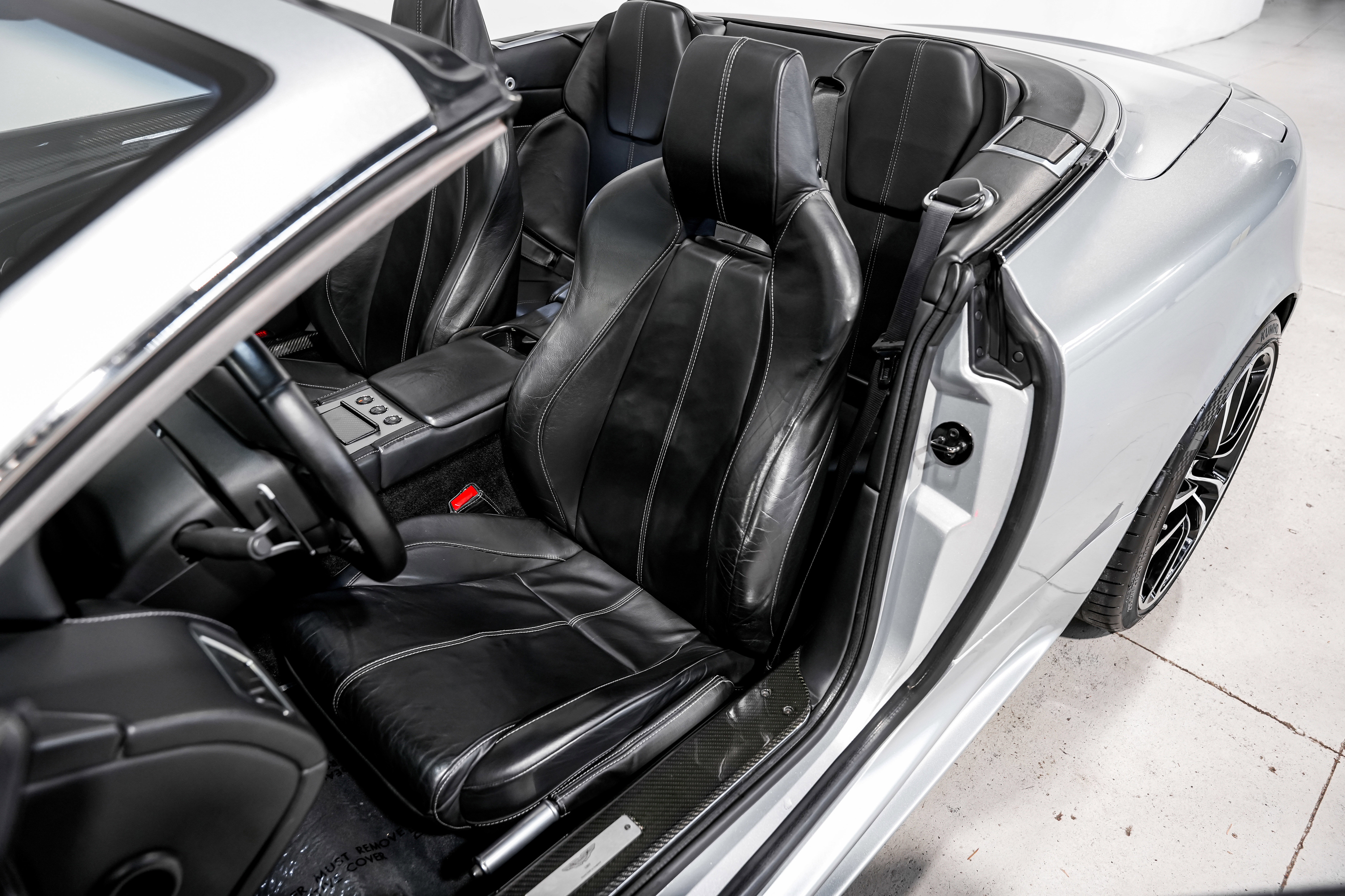 Used 2007 Aston Martin DB9 Volante image 15